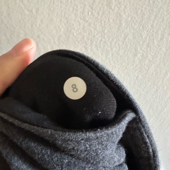 Lululemon Athletica Gray Stretch Comfy Classic Cropped Leggings size 8 EUC - Picture 6 of 7